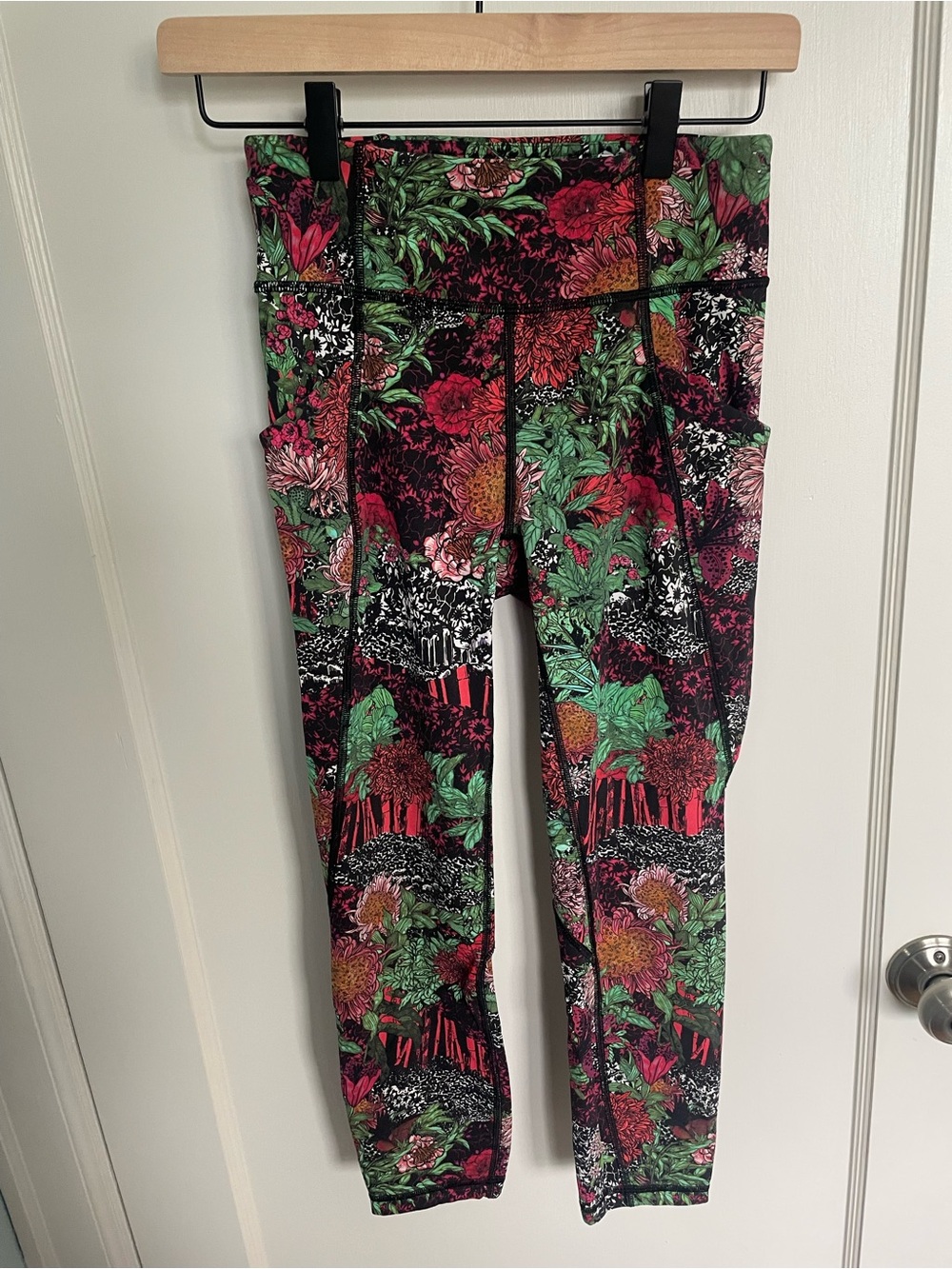 lululemon Crop Leggings Size 4 Botanical Floral Print High Rise Side Pockets